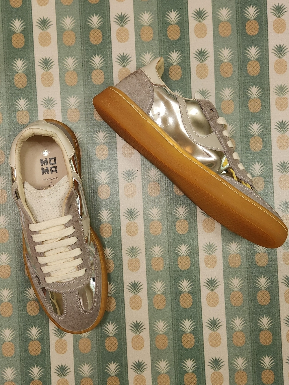 Moma Donna Silver Metallic & Beige Suede Sneakers with Gum Sole